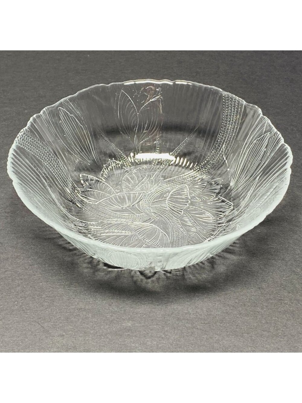 Arcoroc Canterbury Crocus Clear Glass Cereal Soup Bowl Textured Floral Dish
